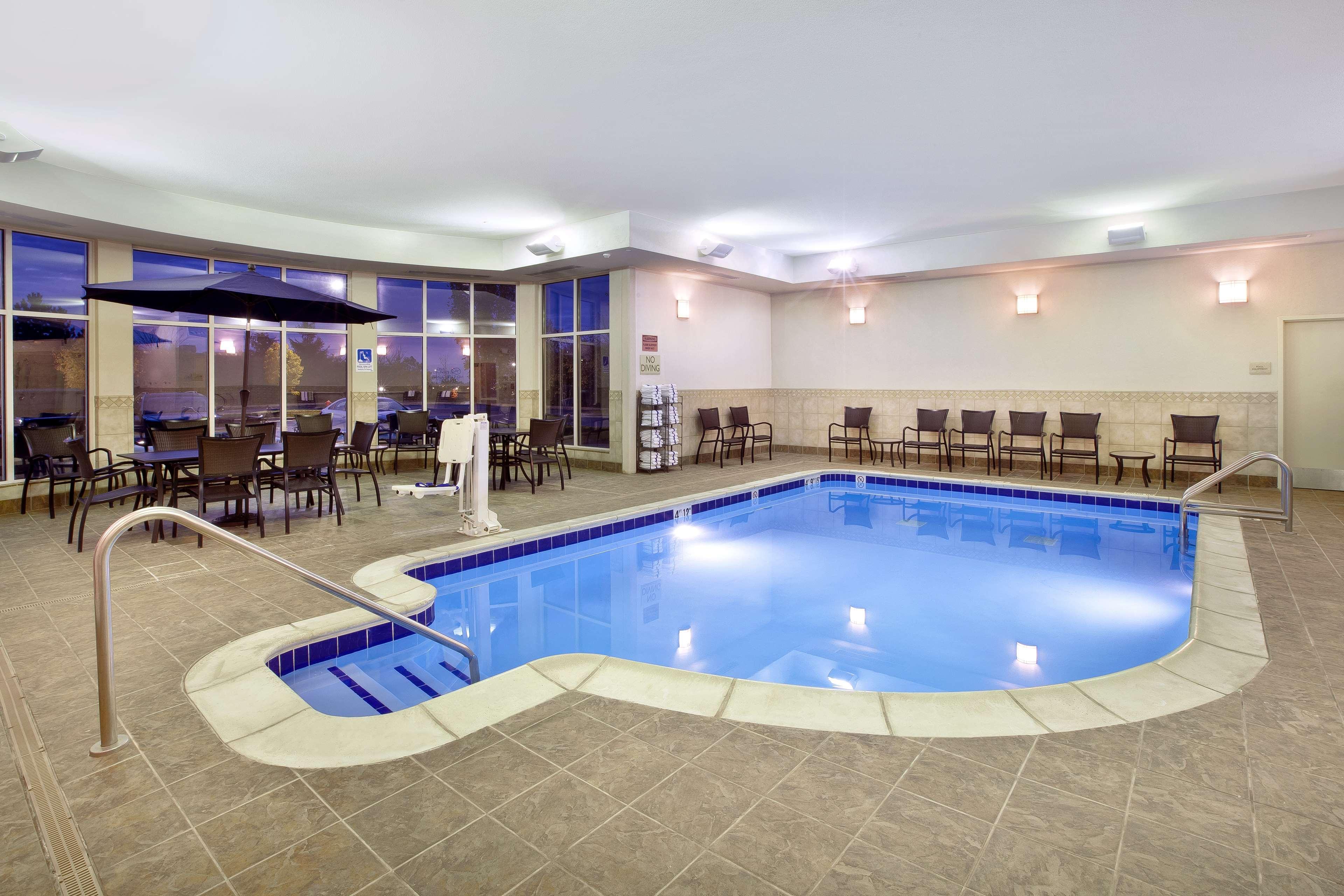 Hilton Garden Inn Detroit/Нови Екстериор снимка