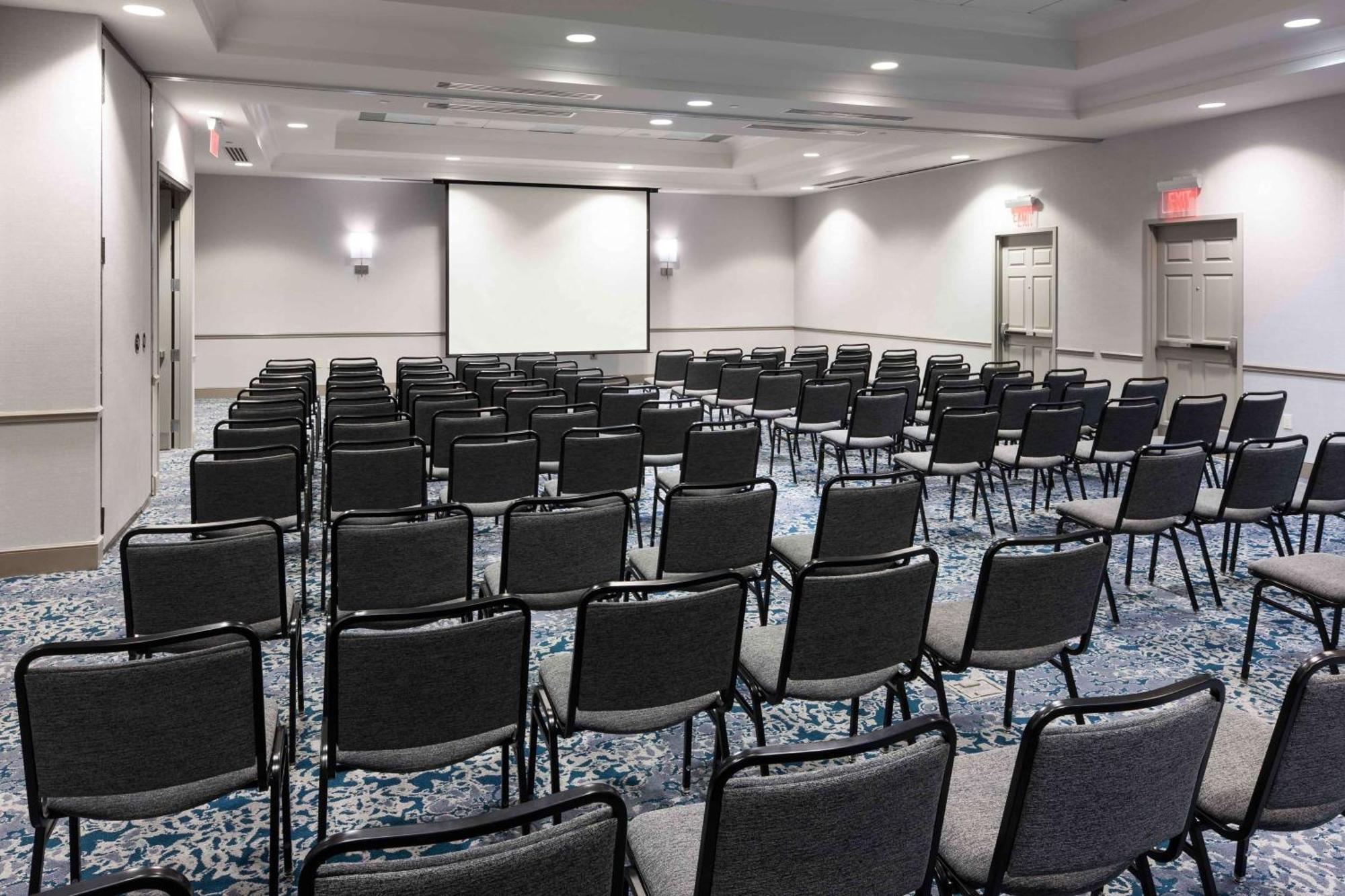 Hilton Garden Inn Detroit/Нови Екстериор снимка