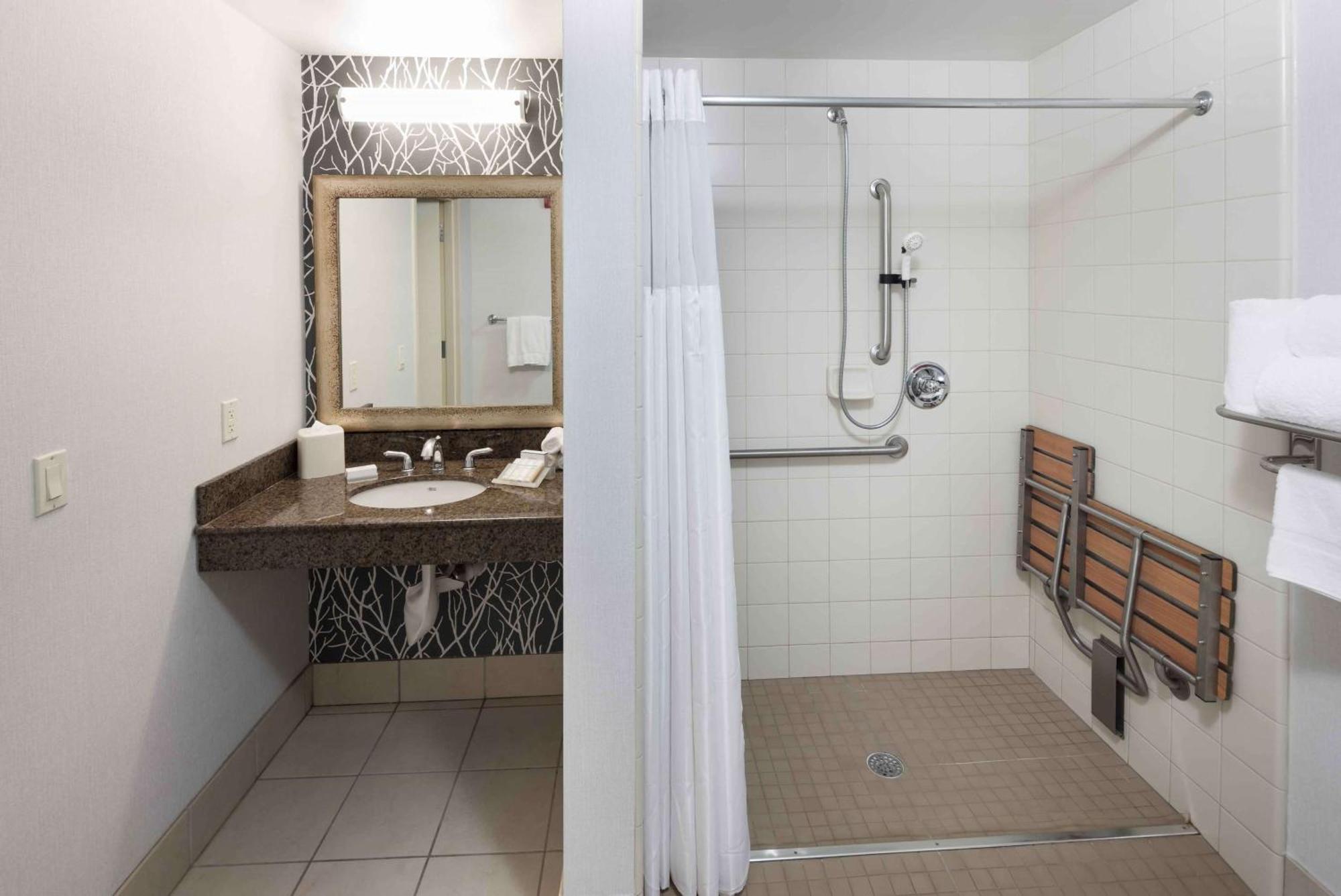 Hilton Garden Inn Detroit/Нови Екстериор снимка
