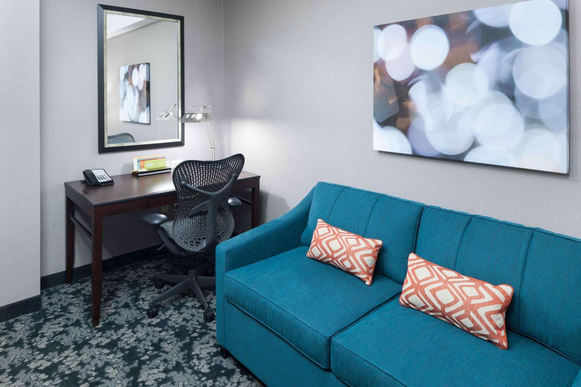 Hilton Garden Inn Detroit/Нови Екстериор снимка
