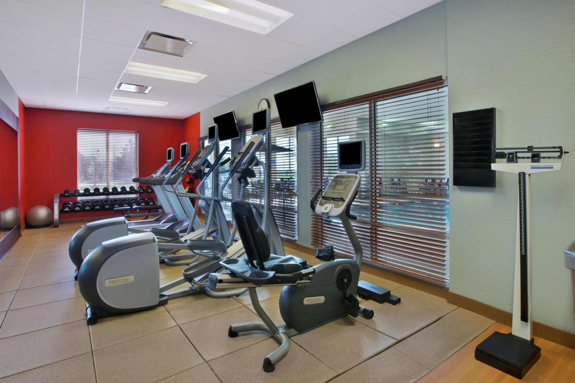 Hilton Garden Inn Detroit/Нови Екстериор снимка