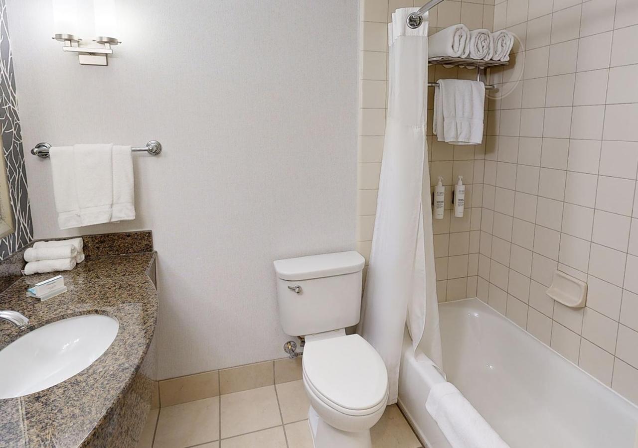 Hilton Garden Inn Detroit/Нови Екстериор снимка