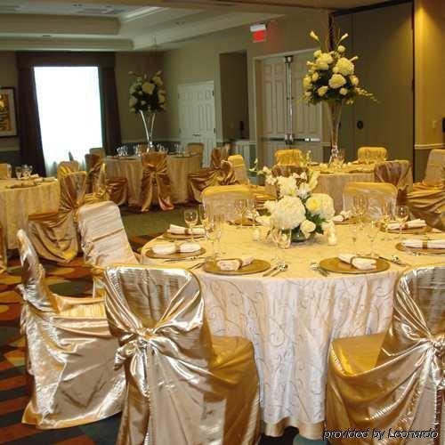 Hilton Garden Inn Detroit/Нови Ресторант снимка